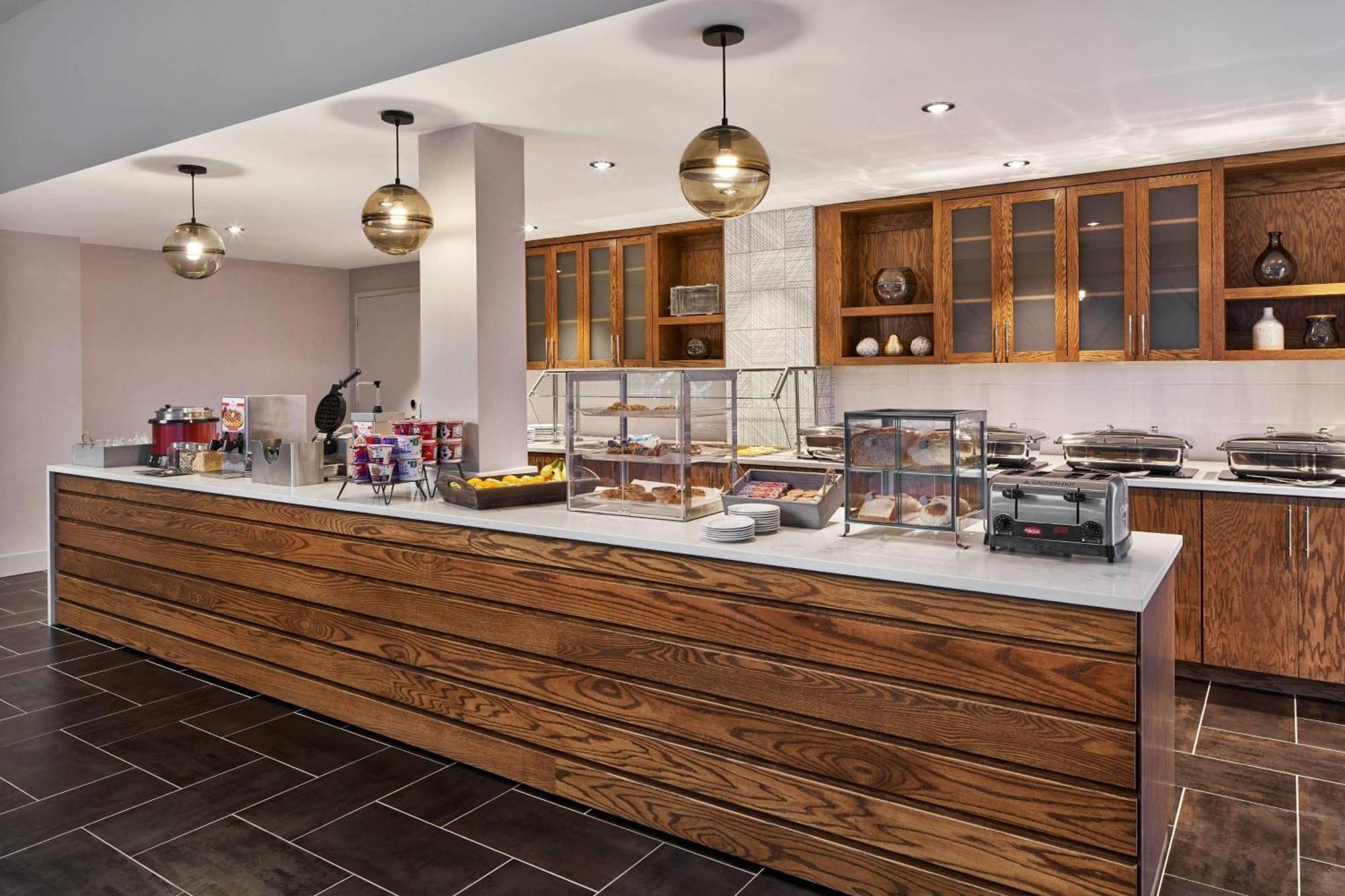 Delta Hotels By Marriott Norfolk Airport Екстериор снимка